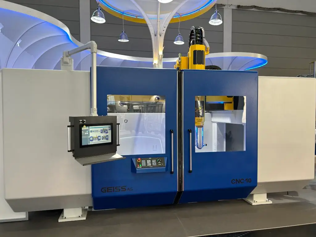 GEISS CNC 10 Fräsmaschine im Einsatz bei einem Schweizer Luftfahrtzulieferer – Bild 1/2